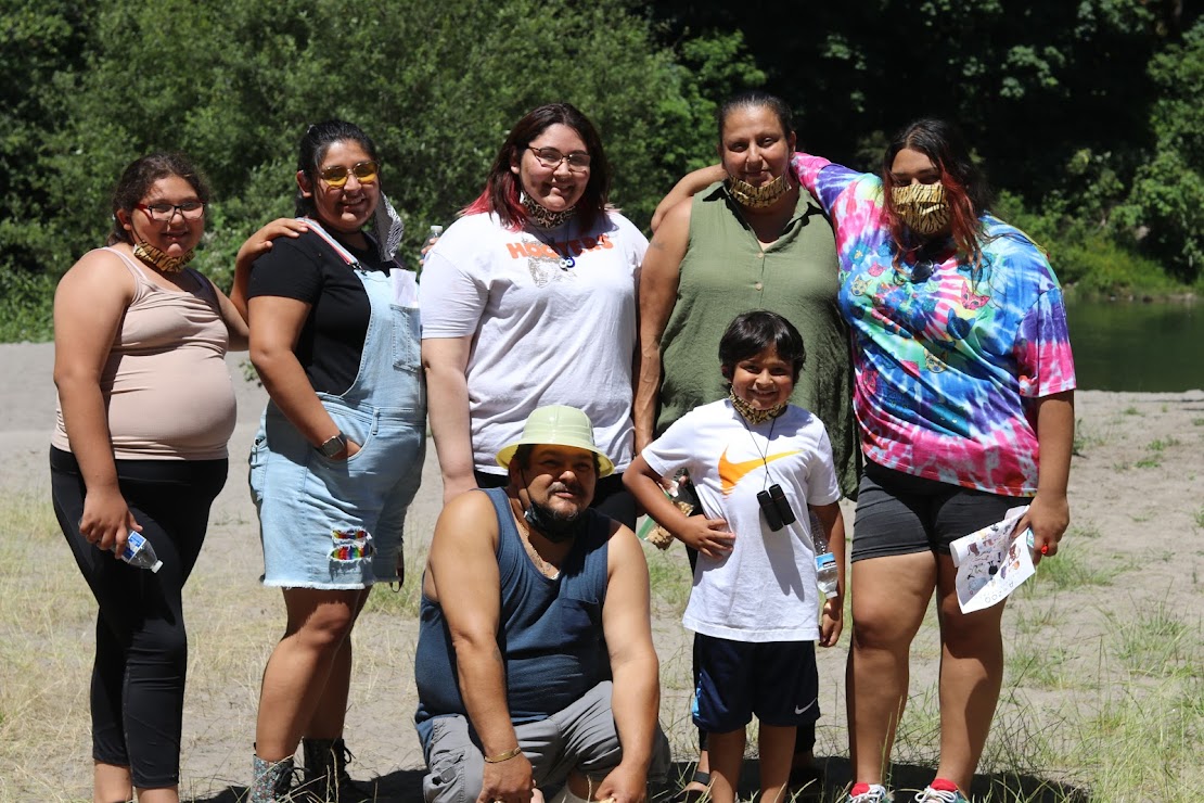 Family of 7 on hike